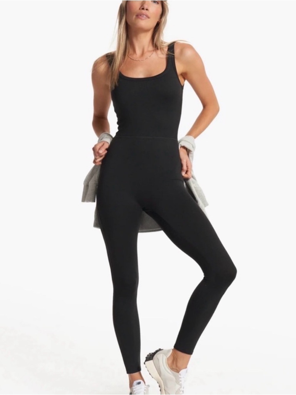 Vuori Halo Essential Sleeveless Jumpsuit Dream Dreamknit in Black